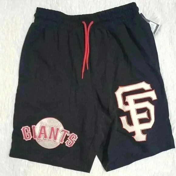 New Era Colorpack Bright Red Black Milwaukee Bucks Shorts - Picture 2 of 5